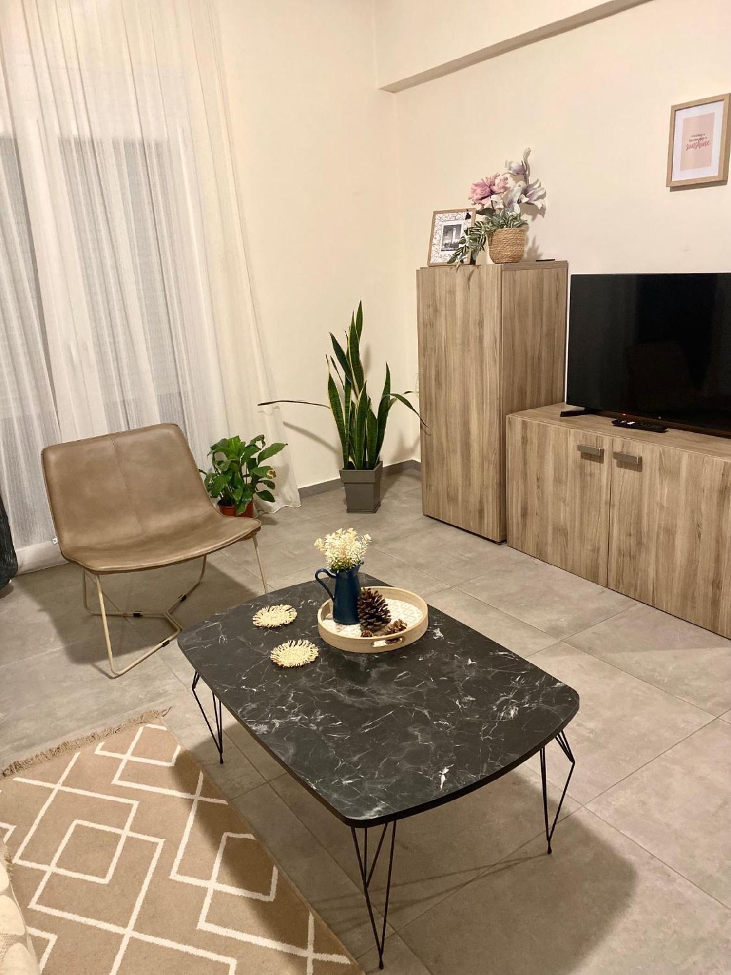 Στυλ & Άνεση Στο Κέντρο La Maison 12 Ανακαινισμένο Διαμέρισμα Lárisa Eksteriør bilde